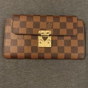 Checkered wallet